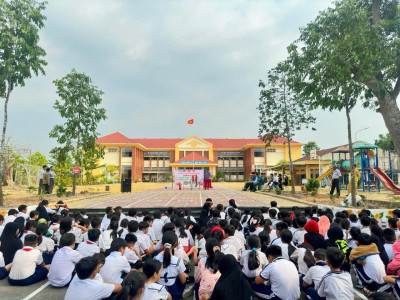 DIỄN TẬP PHÒNG CHÁY CHỮA CHÁY - KĨ NĂNG THOÁT HIỂM AN TOÀN