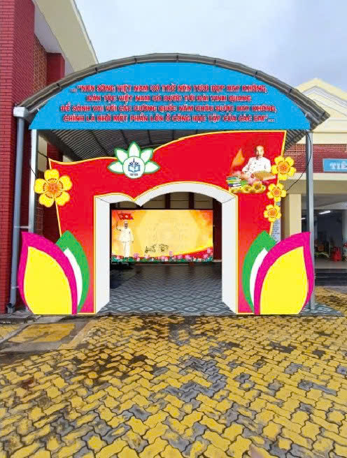 KHÔNG GIAN VĂN HÓA HỒ CHÍ MINH TẠI TRƯỜNG TIỂU HỌC HÒA LỘC